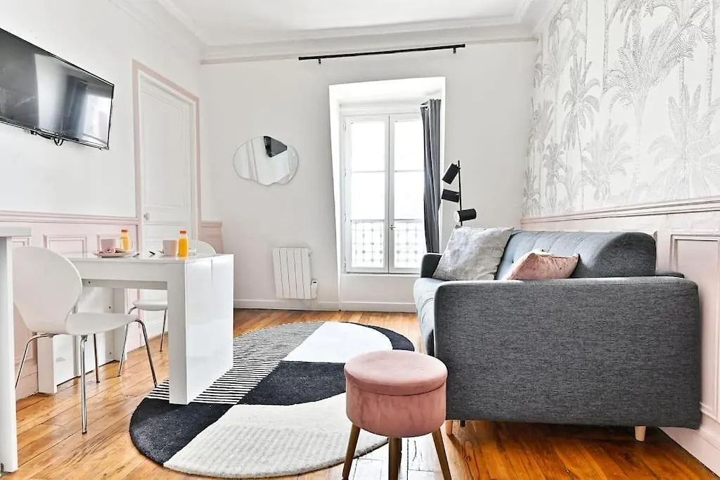 Appartement Magnifique Rose A #garemontparnasse Parijs